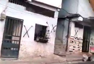 Ditadura de Maduro começa a marcar as casas de oponentes e surge uma terrível constatação (veja o vídeo)