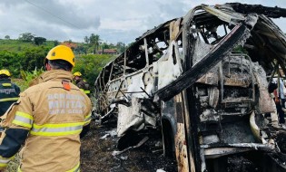 Finalmente o Motorista de carreta que provocou tragédia em MG se entrega à polícia