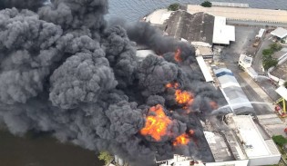 URGENTE: Tragédia no Rio, incêndio de grandes proporções atinge fábrica de óleo (veja o vídeo)