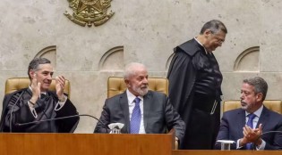 Inesparadamente, surge nome na esquerda para disputar a eleição no lugar de Lula em 2026
