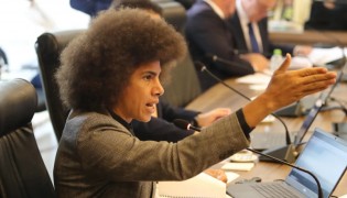 Deputado do PT exonera gestante e é desmoralizado pela justiça