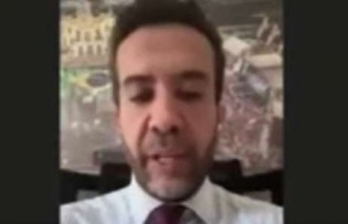 Justiça autoriza prisão de Janones em caso de descumprimento de medida protetiva