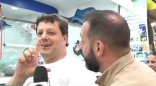 Ao vivo, repórter da Globo fica encurralado após cidadão mandar "fazer o L" (veja o vídeo)