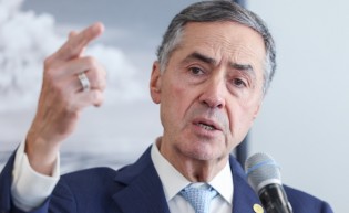 Estadão se revolta e desmente Barroso em Editorial avassalador