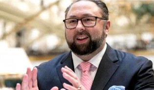 Conselheiro de Trump sarcasticamentre marca Moraes: “cúmplices da censura”