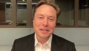 Musk recua