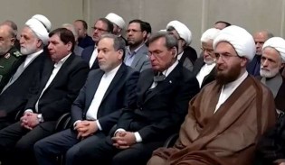 Cúpula do regime iraniano estaria articulando fuga, diz canal de TV