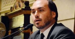 URGENTE: Carlos Bolsonaro é indiciado pela PF