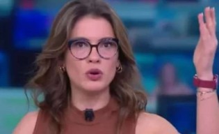 Âncora da CNN assume de vez a militância e chama Bolsonaro de “Bozo” ao vivo