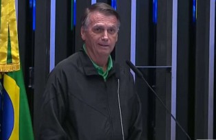 Bolsonaro faz uso da palavra na tribuna do Senado e proporciona momento de grande emoção (veja o vídeo)