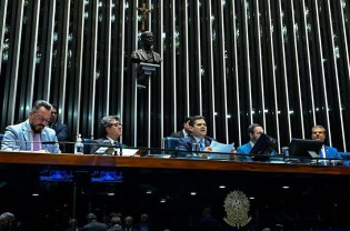 Indicado para a Anac foi demitido do BB por fraude e acusado de dano à Caixa. Senado toma decisão apertada