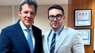 Filho de Soros em visita ao Brasil deixa digitais da Open Society na cena do crime