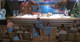 URGENTE: Atirador mata duas crianças e deixa 17 feridos em igreja (veja o vídeo)