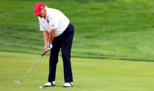 Depois da fake news de sua morte, Trump faz belíssima exibição em jogo de golfe