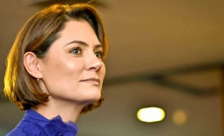 Michelle aponta a “tríade da maldade” que persegue Bolsonaro