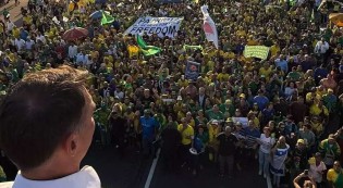 Milhares foram à Esplanada... O grito era um só!