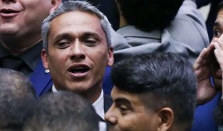 Câmara susta ação contra Gustavo Gayer e impõe derrota ao STF