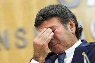 Fux abandona o plenário do STF