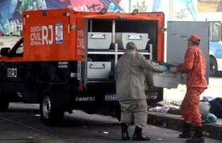 Na madrugada carro faz ataque a tiros aleatoriamente e deixa mortos no RJ