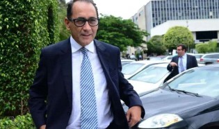 Lula agiliza o retorno à política de mais um ex-presidiário, preso por corrupção