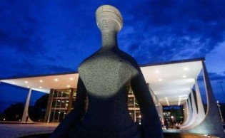 O tabuleiro: Gilmar trava o jogo