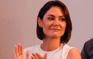 A reação de Michelle à candidatura de Flávio