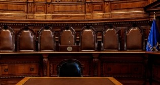 Senado age e afasta ministro da Suprema Corte