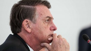 Médico se manifesta e Bolsonaro corre risco de nova cirurgia