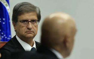 URGENTE: Rapidamente, PGR age sobre pedido contra Moraes