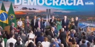 AO VIVO: Sem perceber, Lula comete erro grosseiro e entrega poderosa "arma" a seus adversários (veja o vídeo)