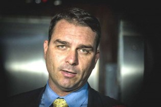 Em último ato, Lewandowski encaminha a PF bizarra investigação contra Flávio