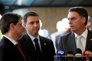 Velha mídia aposta em "trunfo" de Tarcísio