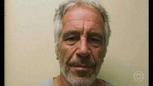 “Criativa”, a Globo envolve até o nome de Bolsonaro no caso Epstein/Trancoso. E na capa, com direito a foto