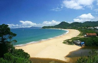 Na praia, a "ameaça" do ministro para a garota de 18 anos