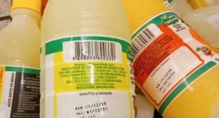 Fiscalização encontra funcionários dentro de sótão, apreende mais de mil bebidas e fecha fábrica