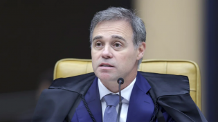 André Mendonça manda forte indireta a colegas do STF