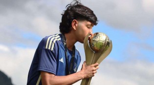 Luto no futebol: Promessa de apenas 18 anos sofre mal súbito em campo e morre
