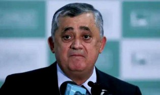 “Capitão Cueca” finalmente desiste