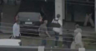 Policial é "atacado" dentro da residência de Bolsonaro