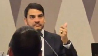 Messias avisa que quer ficar cara a cara com Moraes