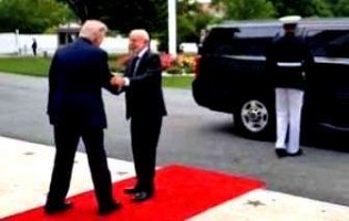 O fracasso de um anão diplomático em uma única imagem (veja o vídeo)