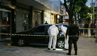 Empresário é morto a tiros quando chegava em seu restaurante no Rio