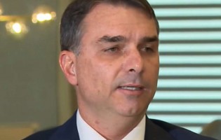 URGENTE: Esquerda entra com ação contra Flávio em favor das “Organizações Terroristas” PCC e CV