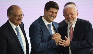 João Campos derrete em Pernambuco e caminha para a derrota