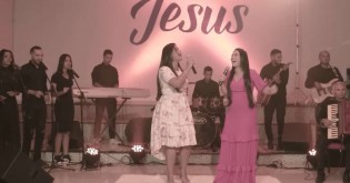 Morre conhecida cantora gospel aos 38 anos