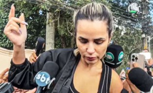 Ao lado de companhia sinistra Deolane é denunciada