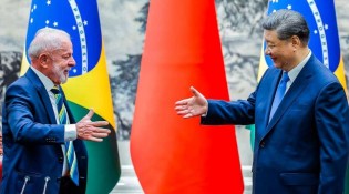 O tarifaço chinês e a conivência da putrefata mídia brasileira, que ‘repercute’ o silêncio