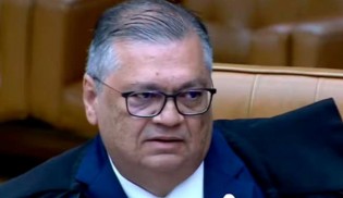 Flávio Dino se aproveita de "briga" e faz pedido de vista