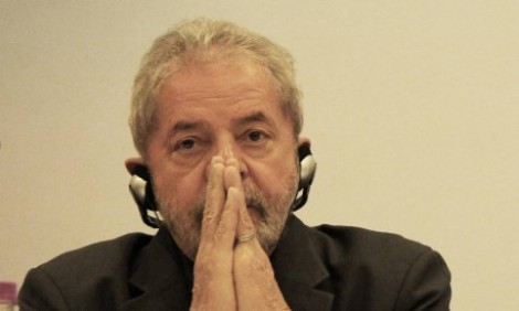 PT e Lula, celulares na sacola para evitar filmagem. Todo mundo é suspeito