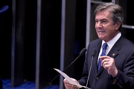 Collor discursa e ofende novamente Janot. 'Fascista' e 'sujeitinho à toa' foram os adjetivos utilizados